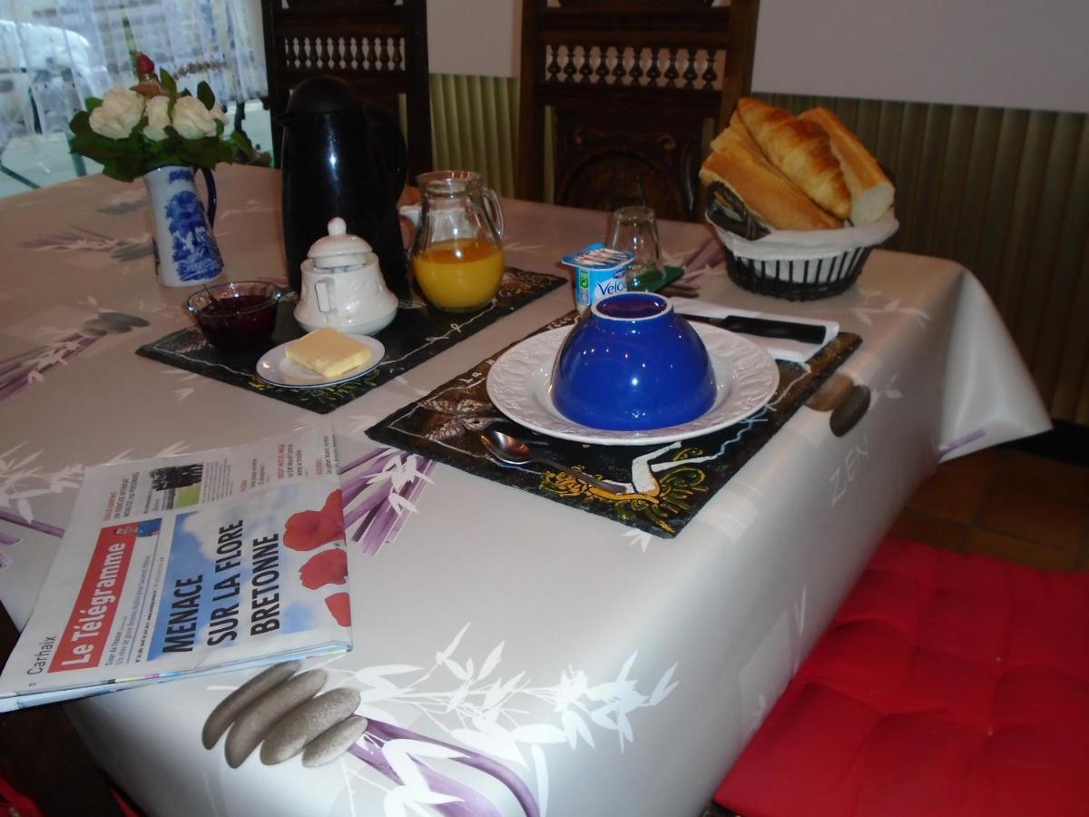 La Mare Aux Fees Bed & Breakfast Huelgoat Eksteriør bilde